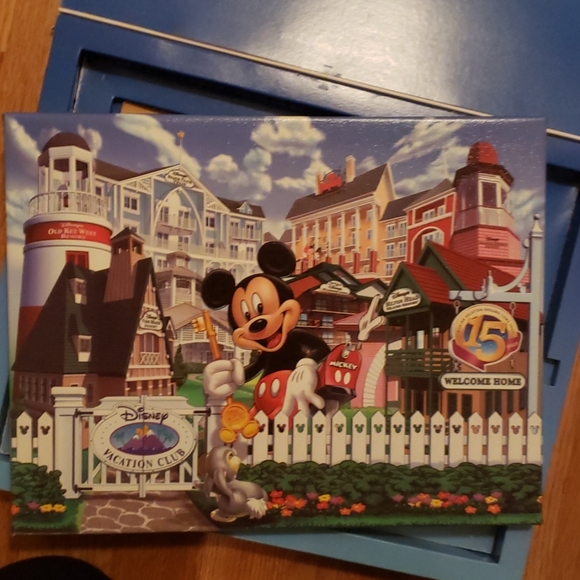 Disney - Picture 4 of 5